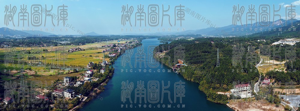 湖清岸翠日月湖